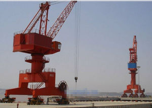 mobile crane / loading / unloading / shipbuilding