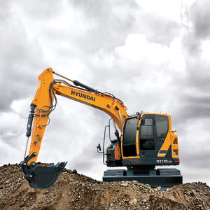 medium excavator / crawler / diesel / short tail swing