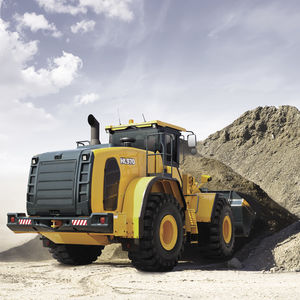 wheeled loader / articulated / for construction