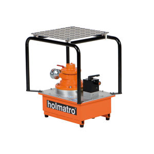 air-driven hydraulic power unit / for mobile applications / wheel-mounted