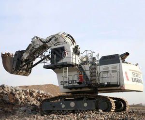 large excavator / crawler / mining / diesel