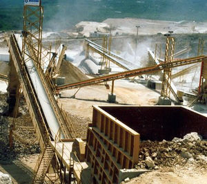 belt conveyor / for the mining industry / construction / for bulk materials
