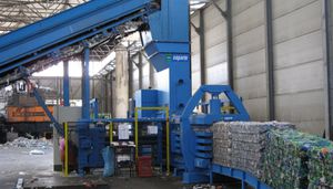 horizontal baling press / channel / top-loading / for cardboard boxes