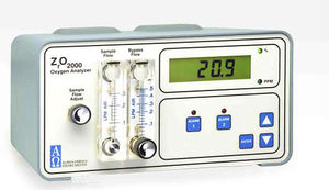oxygen analyzer / gas / trace / benchtop