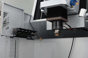 die sinking electrical discharge machine / CNC