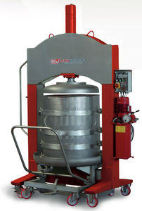 hydraulic press / compression / downstroke