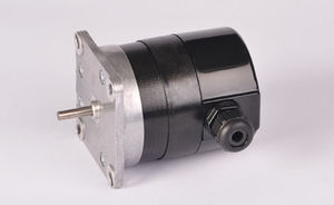 AC motor / three-phase / single-phase / synchronous