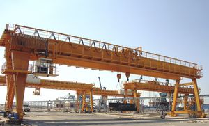 rail-mounted gantry crane