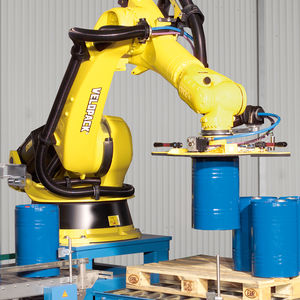 articulated robot / palletizing / pick-and-place / for the chemical industry