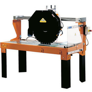 circular saw / metal / for stone and concrete / with cooling system