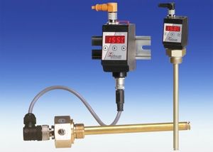 electronic temperature switch / programmable / with digital display