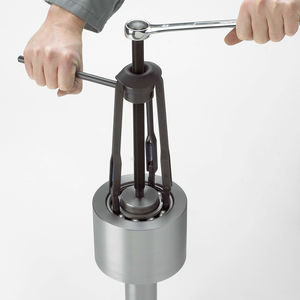 manual bearing puller / mechanical / three-arm / reversible jaw
