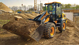 wheel loader / articulated / for construction