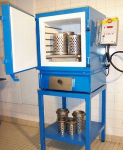 casting furnace / chamber / electric / programmable
