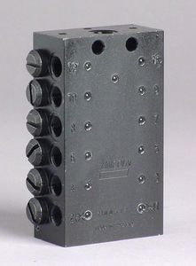 lubricant metering device