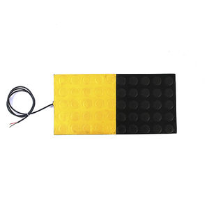 pressure-sensitive safety mat / oil-resistant / rubber / entrance