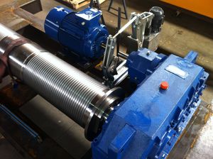 electric winch / for heavy loads