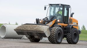 wheeled loader / articulated