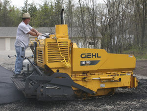 asphalt paver / tracked