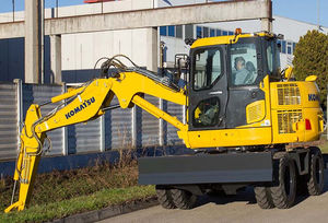 midi excavator / wheel / for construction / diesel