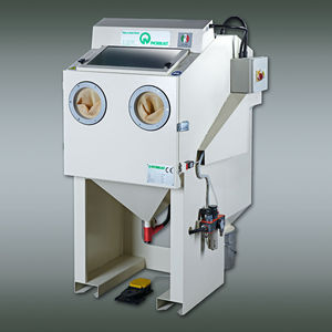 suction blast cabinet / compact