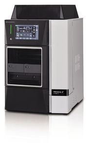 ultra-high-performance liquid chromatograph / multi-detector / laboratory