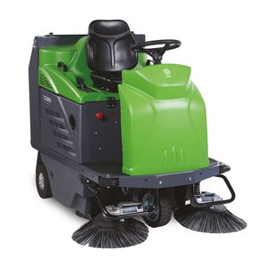 ride-on sweeper / battery-powered / diesel / gasoline