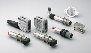 reflex type photoelectric sensor / rectangular / infrared