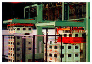 layer palletizer / plastic crates / automatic