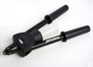 manually-controlled riveting tool / for inserts