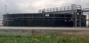 circular clarifier / with scraper bridge
