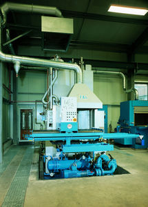 retort furnace / annealing / gas-fired / multi-gas