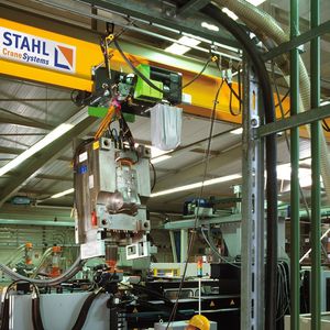 electric chain hoist / low headroom