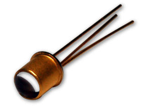coaxial reflective photoelectric sensor / cylindrical / laser