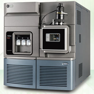 quadrupole mass spectrometer / laboratory