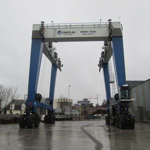 heavy load travel lift