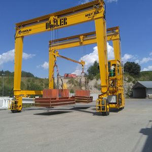 rubber-tired gantry crane