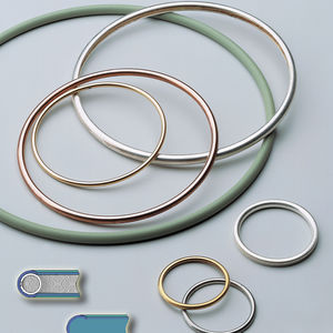 lipped seal / spring-loaded / C-ring / metal