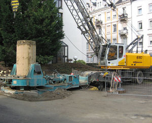 mobile crane / boom / lattice / construction