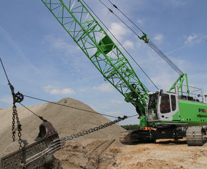 crawler crane / lattice / for construction / materials handling
