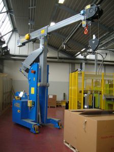 mobile crane / telescopic / mold handling / light