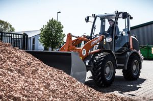 wheeled loader / articulated / for construction