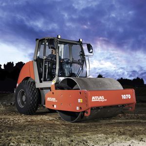 single-cylinder road roller / articulated / vibrating