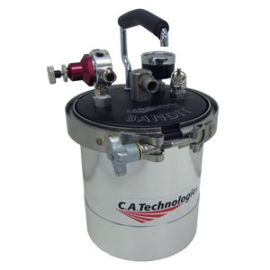 pressure feed cup
