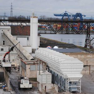 storage hopper / dosing / for concrete