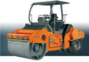 combination road roller / articulated