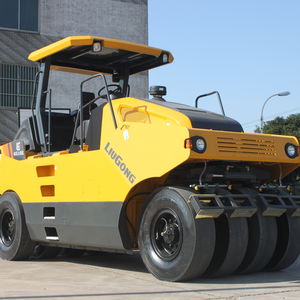pneumatic tired road roller / vibrating