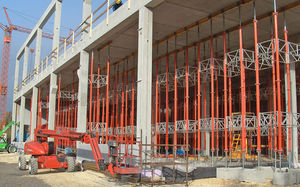 modular scaffolding tower / facade