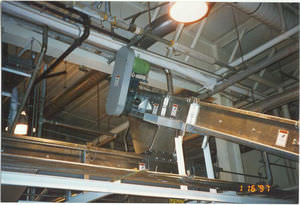 chain conveyor / enclosed / stainless steel / drag