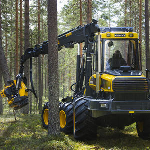 rubber-tired forestry harvester / aerial crane